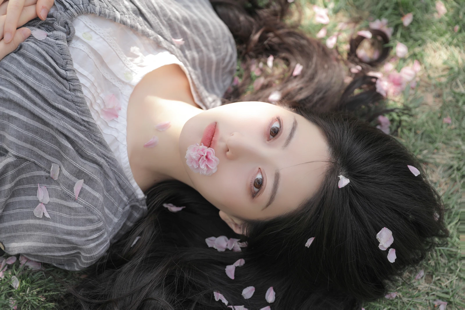 [YITUYU]艺图语-2024.07.17-落花有时-徐嘉悦-[23P-148MB]-6-1.webp